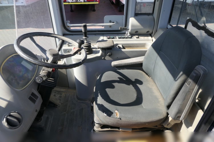 Hyundai HL770-7 / ŁADOWARKA KOŁOWA / SILNIK CUMMINS / CENTRALNE SMAROWANIE / KLIMATYZACJA / SPROWADZONA zdjęcie 32