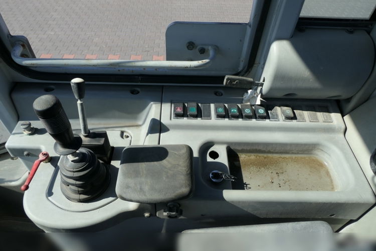 Hyundai HL770-7 / ŁADOWARKA KOŁOWA / SILNIK CUMMINS / CENTRALNE SMAROWANIE / KLIMATYZACJA / SPROWADZONA zdjęcie 33