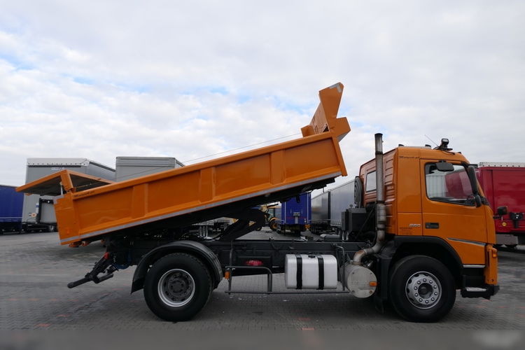 VOLVO FM 260 / 4X2 / 2 STR WYWROTKA / CZOŁOWNICA / HYDROBURTA / HYDROKLAPA / MANUAL / STARE TACHO / zdjęcie 10