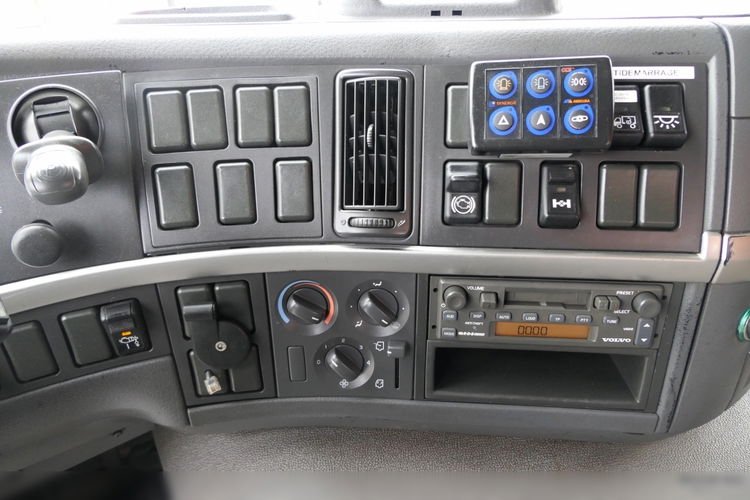 VOLVO FM 260 / 4X2 / 2 STR WYWROTKA / CZOŁOWNICA / HYDROBURTA / HYDROKLAPA / MANUAL / STARE TACHO / zdjęcie 47