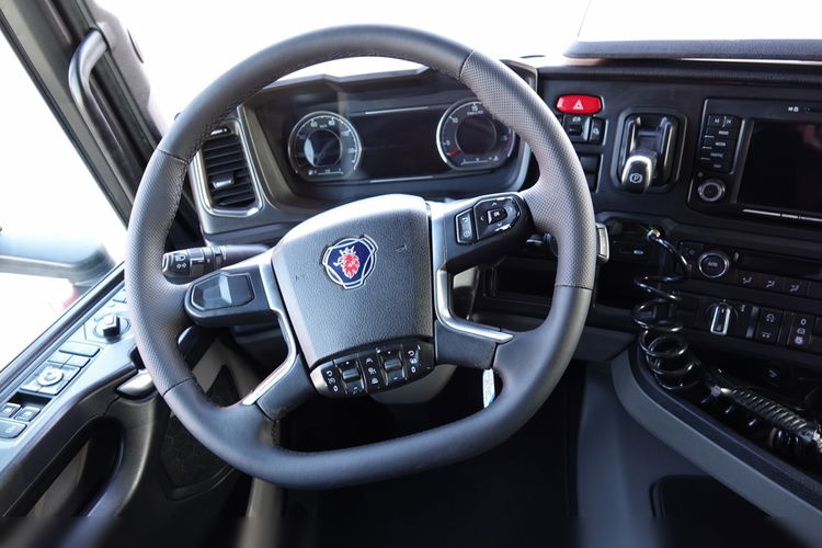 SCANIA R 450 / FIRANKA - 9.4 M / 6x2 / OS PODNOSZONA / RETARDER / 2020 ROK / SOLÓWKA / KLIMA POSTOJOWA / PO ZŁOTYM KONTRAKCIE  zdjęcie 35