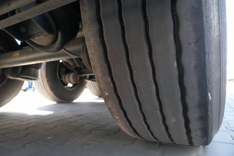 KRONE FIRANKA / 2021 rok / KOSZ NA PALETY / 2 osie podnoszone / STANDARD zdjęcie 14