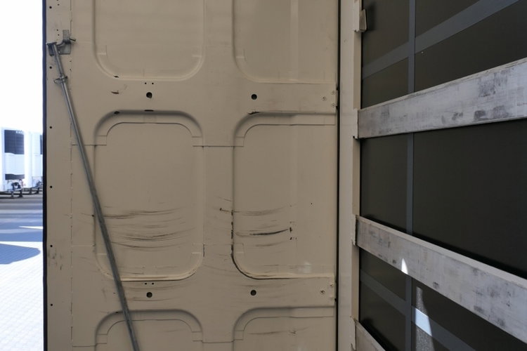 KRONE FIRANKA / 2021 rok / KOSZ NA PALETY / 2 osie podnoszone / STANDARD zdjęcie 23