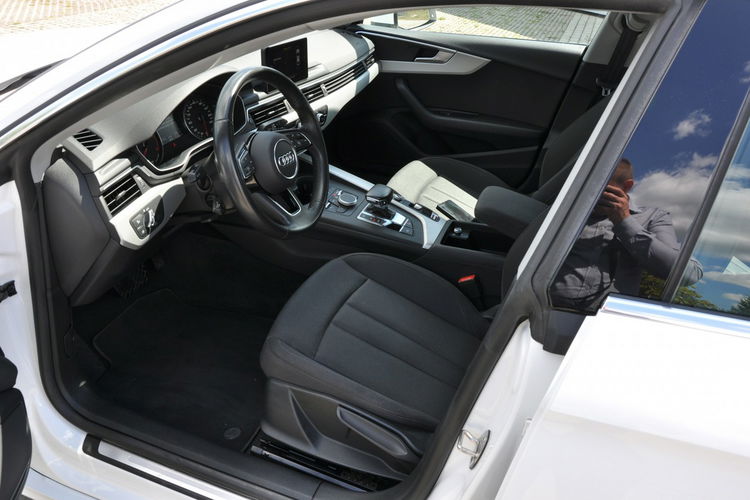 Audi A5 2.0TFSI 150KM S-tronic El.Klapa Czujniki Park. Serwis zdjęcie 9