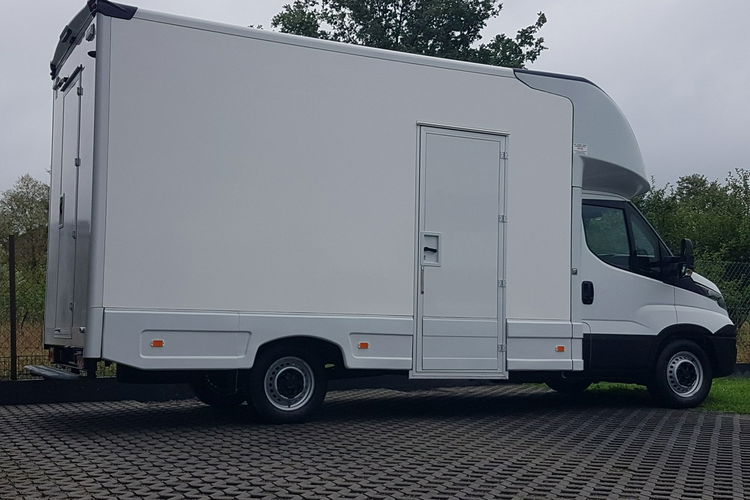 Iveco Daily KONTENER NISKOPODŁOGOWY 4.31x2.24x2.43 SKLEP KAMPER KLIMA FOODTRUCK zdjęcie 32