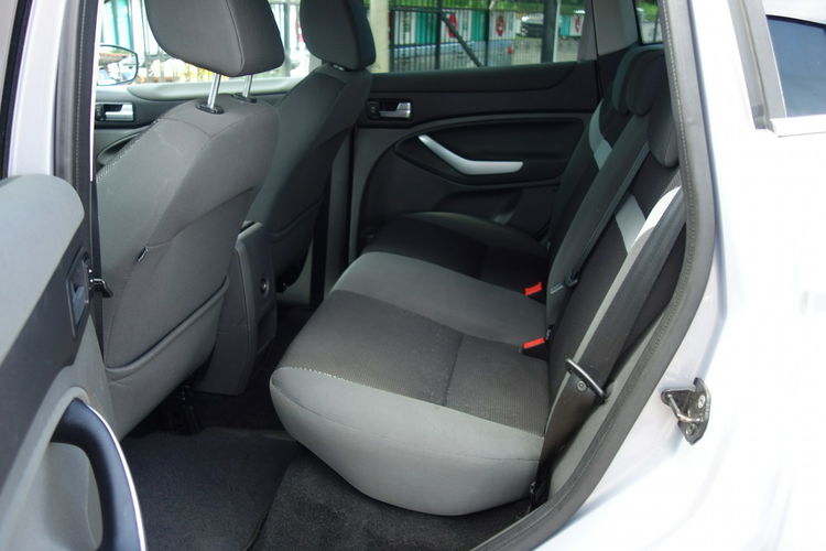 Kuga Ford Kuga 2012r 2.0 diesel 140km 5 lat w jednych rękach zadbana zdjęcie 9