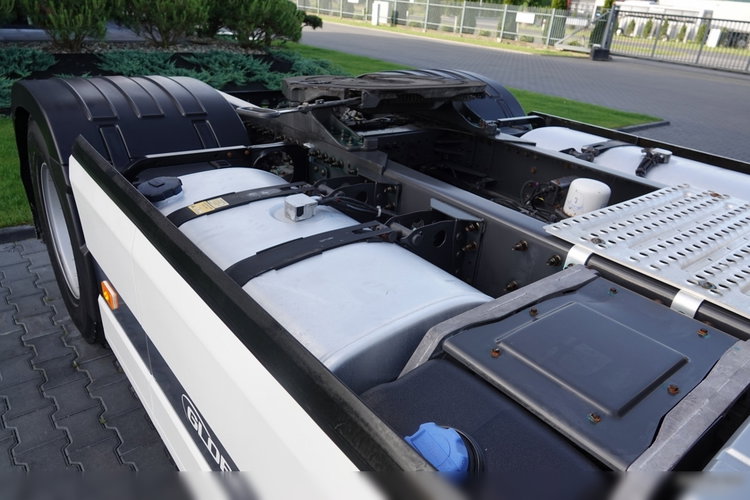 Volvo FH 460 / NISKA KABINA / 2018 ROK / SPROWADZONY Z NIEMIEC / PO ZŁOTYM KONTRAKCIE SERWISOWYM  zdjęcie 18