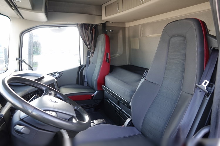 Volvo FH 460 / NISKA KABINA / 2018 ROK / SPROWADZONY Z NIEMIEC / PO ZŁOTYM KONTRAKCIE SERWISOWYM  zdjęcie 25