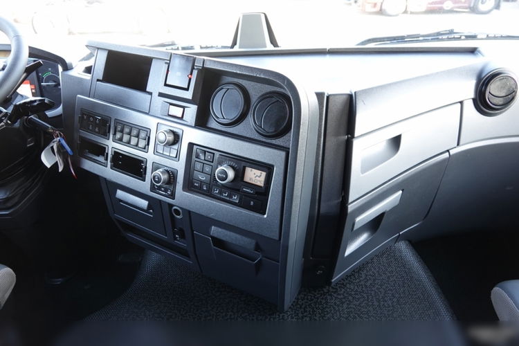 Renault T 460 / PEŁNY ADR / RETARDER / SPROWADZONA / EURO 6 zdjęcie 34
