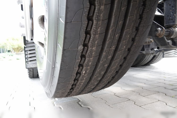 MAN TGX 26. 500 / 6x2 / PUSHER / RETARDER / OŚ PODNOSZONA i SKRĘTNA / 2019 ROK / 3 osiowy ciągnik siodłowy zdjęcie 22