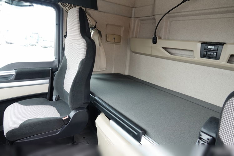 MAN TGX 26. 500 / 6x2 / PUSHER / RETARDER / OŚ PODNOSZONA i SKRĘTNA / 2019 ROK / 3 osiowy ciągnik siodłowy zdjęcie 29