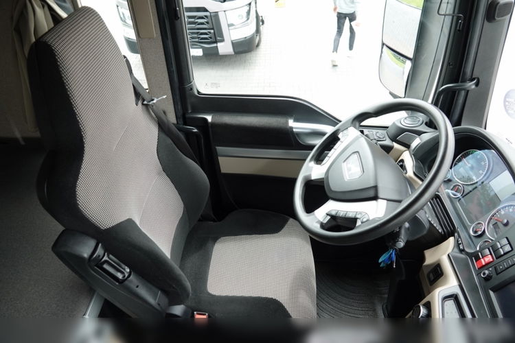 MAN TGX 26. 500 / 6x2 / PUSHER / RETARDER / OŚ PODNOSZONA i SKRĘTNA / 2019 ROK / 3 osiowy ciągnik siodłowy zdjęcie 30