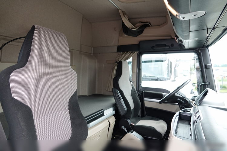 MAN TGX 26. 500 / 6x2 / PUSHER / RETARDER / OŚ PODNOSZONA i SKRĘTNA / 2019 ROK / 3 osiowy ciągnik siodłowy zdjęcie 39