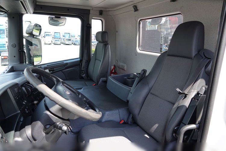 Scania P 360 / NISKA KABINA / PEŁNY ADR / DZIENNA KABINA / 2016 ROK / 245 TYS. KM. / EURO 6 zdjęcie 25