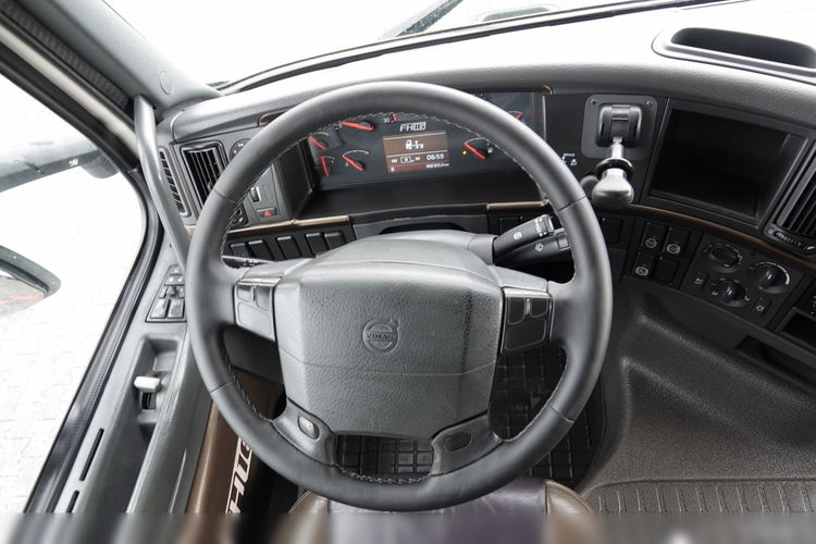 VOLVO FH 16 600 / 6x4 / 3 osiowy Ciągnik Siodłowy / DMC: 180 TON / PEŁNY ADR / EURO 5 / SPROWADZONY / PO KONTRAKCIE SERWISOWYM zdjęcie 31