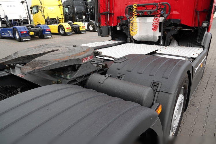 Scania R 520 / V8 / 6x2 / PUSHER / OS PODNOSZONA i SKRĘTNA / 3 osiowy Ciągnik / EURO 6 / PO KONTRAKCIE SERWISOWYM zdjęcie 17