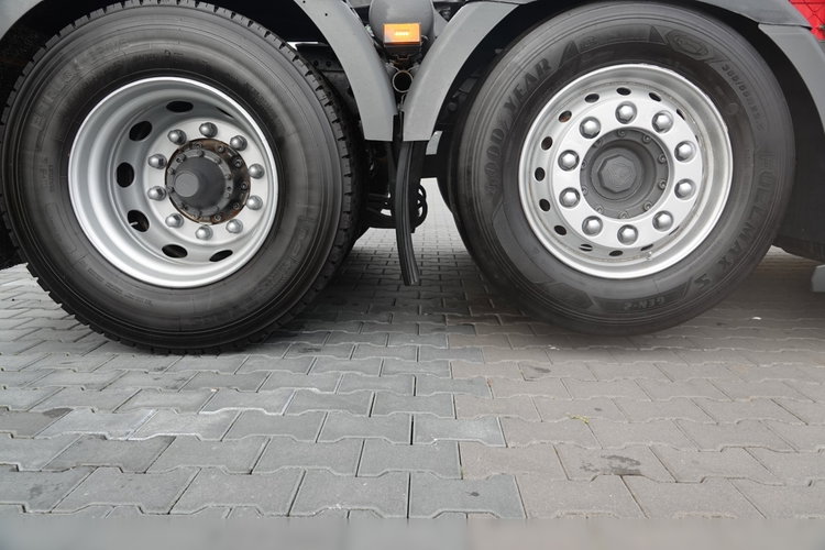 Scania R 520 / V8 / 6x2 / PUSHER / OS PODNOSZONA i SKRĘTNA / 3 osiowy Ciągnik / EURO 6 / PO KONTRAKCIE SERWISOWYM zdjęcie 21