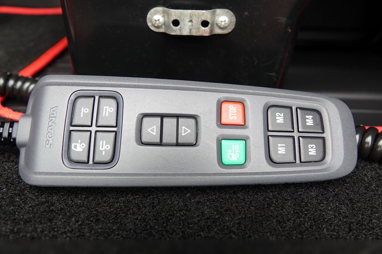 Scania R 520 / V8 / 6x2 / PUSHER / OS PODNOSZONA i SKRĘTNA / 3 osiowy Ciągnik / EURO 6 / PO KONTRAKCIE SERWISOWYM zdjęcie 24