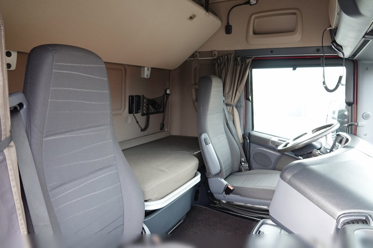 Scania R 520 / V8 / 6x2 / PUSHER / OS PODNOSZONA i SKRĘTNA / 3 osiowy Ciągnik / EURO 6 / PO KONTRAKCIE SERWISOWYM zdjęcie 38