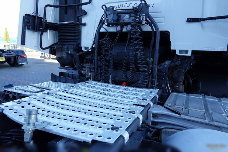 RENAULT C 480 / 13L / PEŁNY ADR / HYDRAULIKA / 2019 / WYSOKO ZAWIESZONA / MAŁY PRZEBIEG /  zdjęcie 19