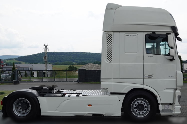 DAF XF 530 / 2022 / 100 tys.km. / RETARDER / CAŁY NA PODUSZKACH / STANDARD / NAVI / SUPER SPACE CAB /  zdjęcie 10