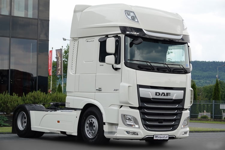 DAF XF 530 / 2022 / 100 tys.km. / RETARDER / CAŁY NA PODUSZKACH / STANDARD / NAVI / SUPER SPACE CAB /  zdjęcie 1
