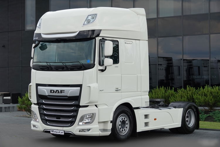DAF XF 530 / 2022 / 100 tys.km. / RETARDER / CAŁY NA PODUSZKACH / STANDARD / NAVI / SUPER SPACE CAB /  zdjęcie 4