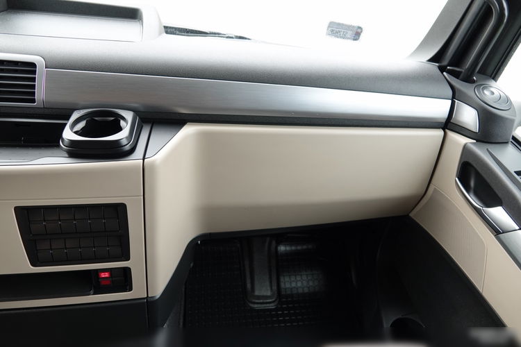 MAN TGX 18. 460 / MEGA / LOWDECK / OPONY 100% / 2019 / PO KONTRAKCIE SERWISOWYM / zdjęcie 28
