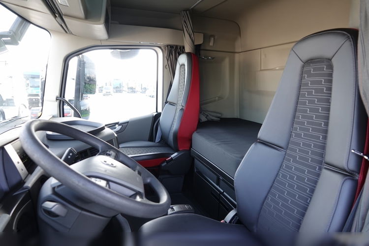 VOLVO FH 500 / PEŁNY ADR / NISKA KABINA / 2018 ROK / WAGA: 6900 KG zdjęcie 25