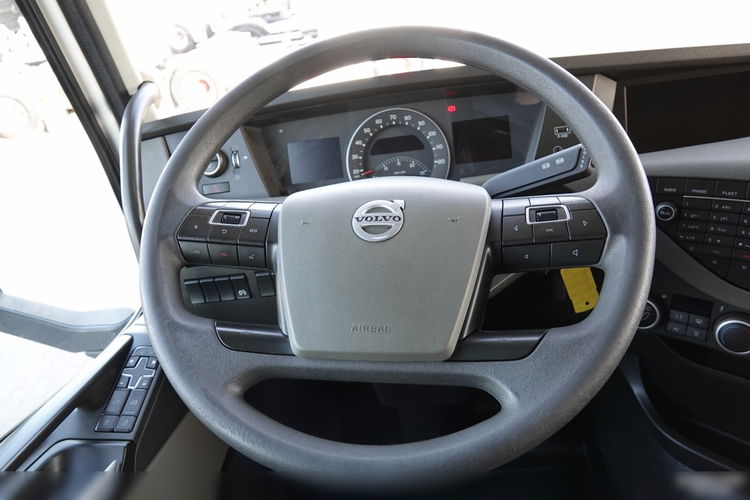 VOLVO FH 500 / PEŁNY ADR / NISKA KABINA / 2018 ROK / WAGA: 6900 KG zdjęcie 29