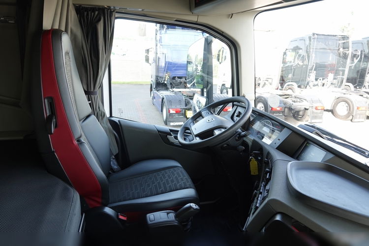 VOLVO FH 500 / PEŁNY ADR / NISKA KABINA / 2018 ROK / WAGA: 6900 KG zdjęcie 36