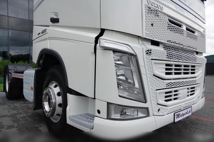 Volvo FH 420 / 13 L / PEŁNY ADR / 2017 ROK / NISKA KABINA / SPROWADZONY / PO KONTRAKCIE SERWISOWYM zdjęcie 11