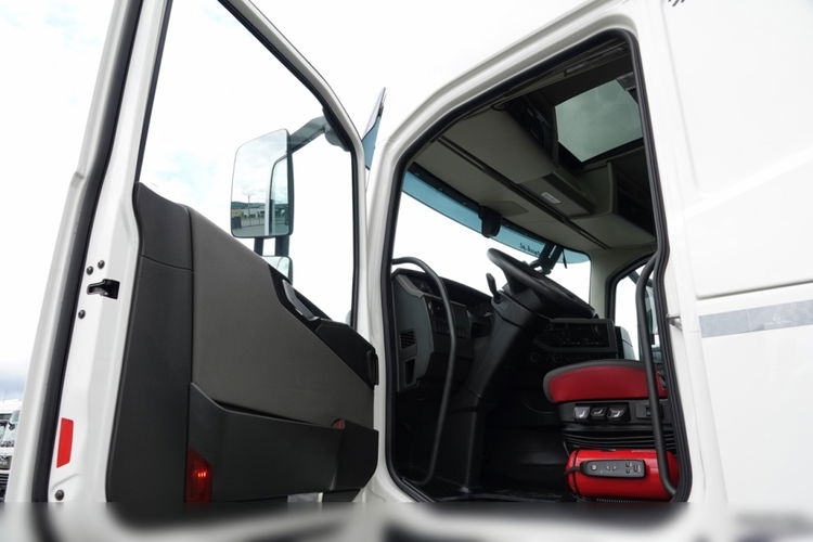 Volvo FH 420 / 13 L / PEŁNY ADR / 2017 ROK / NISKA KABINA / SPROWADZONY / PO KONTRAKCIE SERWISOWYM zdjęcie 23