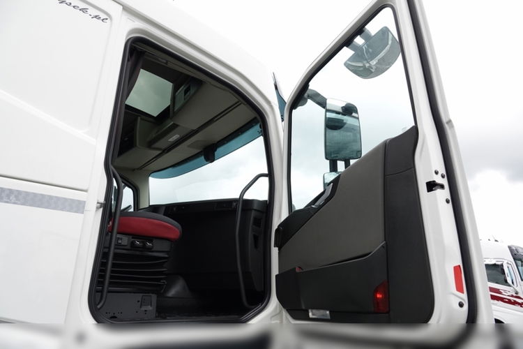 Volvo FH 420 / 13 L / PEŁNY ADR / 2017 ROK / NISKA KABINA / SPROWADZONY / PO KONTRAKCIE SERWISOWYM zdjęcie 37