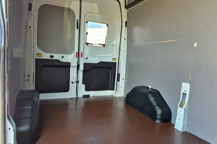 Ford Transit L2H3 Lift 74999zł NETTO 2.0 TdCi/131KM zdjęcie 39