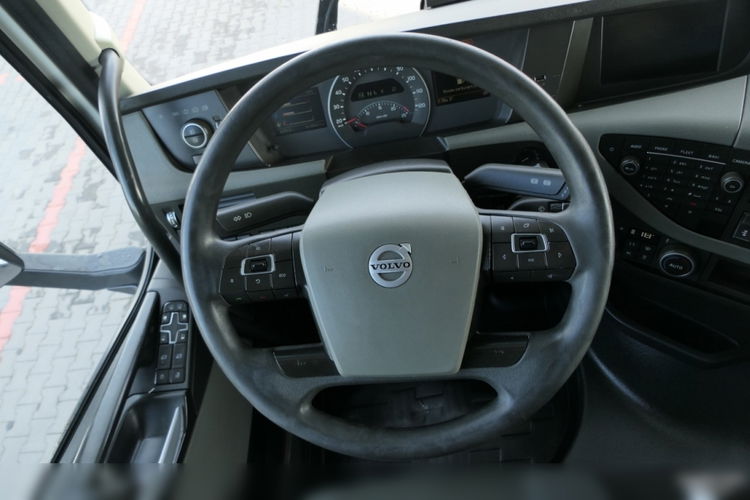 Volvo FH 460 / NISKA KABINA / 2018 / SPROWADZONY / zdjęcie 28