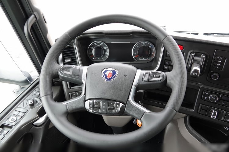 Scania R 450 / MEGA / LOWDECK / RETARDER / PO ZŁOTYM KONTRAKCIE / 2018 zdjęcie 29