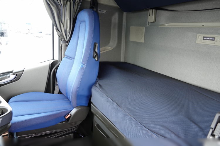 Volvo FH 460 / PO ZŁOTYM KONTRAKCIE SERWISOWYM  zdjęcie 27