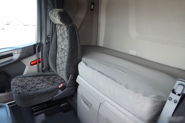 Scania S 450 / RETARDER / KLIMA POSTOJOWA / HYDRAULIKA / ALUFELGI / OPONY 100 % / PO KONTRAKCIE SERWISOWYM / zdjęcie 28