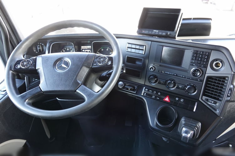 Mercedes ACTROS 1843 / RETARDER / HYDRAULIKA / NISKA KABINA / 2017 ROK zdjęcie 31
