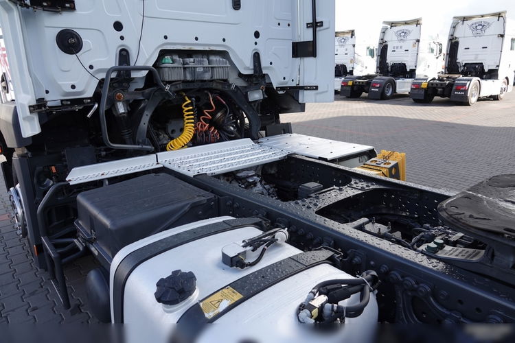 Mercedes ACTROS 1840 / PEŁNY ADR / NISKA KABINA / WAGA: 6200 KG / MAŁY PRZEBIEG / zdjęcie 14