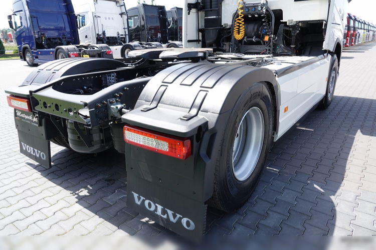 Volvo FH 500 / NISKA KABINA / PO ZŁOTYM KONTRAKCIE SERWISOWYM / OPONY 100% zdjęcie 15