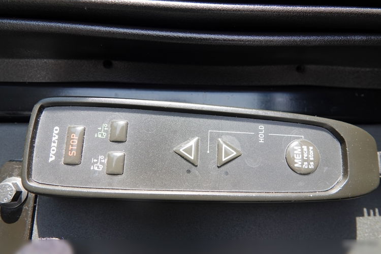 Volvo FH 500 / NISKA KABINA / PO ZŁOTYM KONTRAKCIE SERWISOWYM / OPONY 100% zdjęcie 22