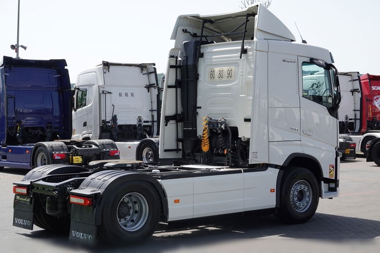 Volvo FH 500 / NISKA KABINA / PO ZŁOTYM KONTRAKCIE SERWISOWYM / OPONY 100% zdjęcie 8