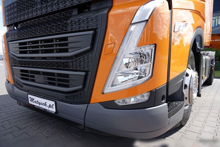 Volvo   FH 500 / XXL / PEŁNY ADR / KLIMATYZACJA POSTOJOWA / ALUFELGI / ZŁOTY KONTRAKT SERWISOWY zdjęcie 11
