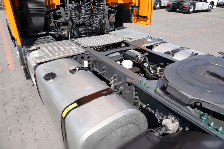 Volvo   FH 500 / XXL / PEŁNY ADR / KLIMATYZACJA POSTOJOWA / ALUFELGI / ZŁOTY KONTRAKT SERWISOWY zdjęcie 13