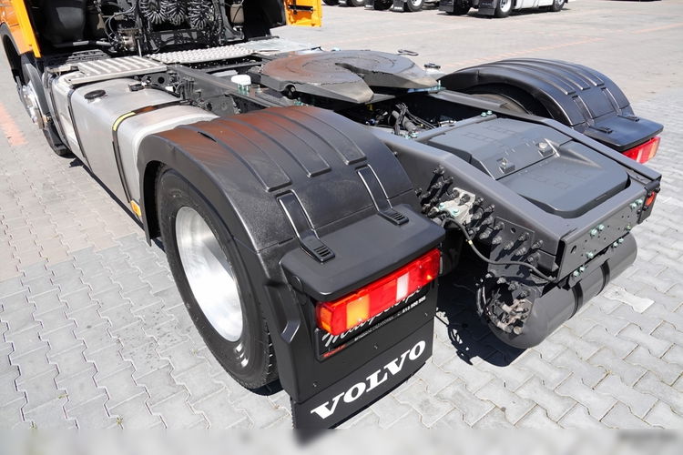 Volvo   FH 500 / XXL / PEŁNY ADR / KLIMATYZACJA POSTOJOWA / ALUFELGI / ZŁOTY KONTRAKT SERWISOWY zdjęcie 14