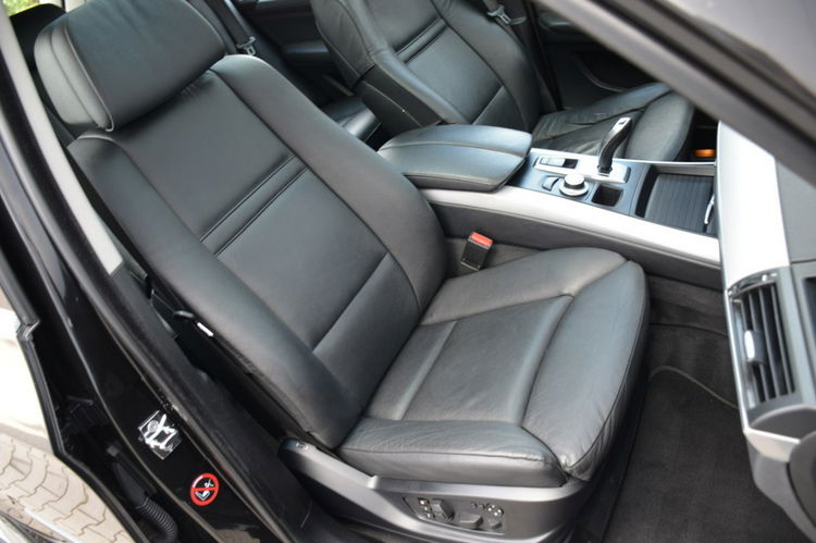 BMW X5 3.0sD 286KM Czarna Serwis Bi-xenon Panorama Skóra Navi Pamięci zdjęcie 29
