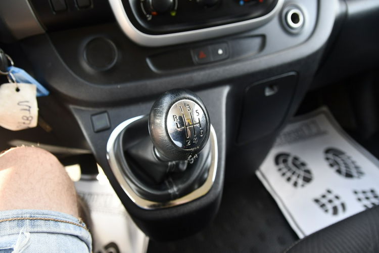 Renault Trafic 1.6dci 3 Osoby,  Klimatyzacja,  Navi,  Hak,  ECO.,  GWARANCJA zdjęcie 23