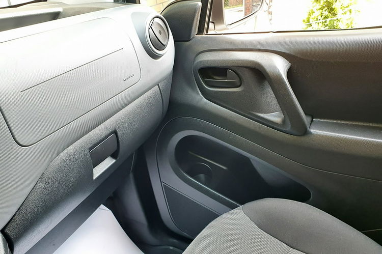 Peugeot Partner LONG , 5 osób.1.6 HDI 100 KM, SALON PL, F.vat23% 37900 netto 2018 rej zdjęcie 36